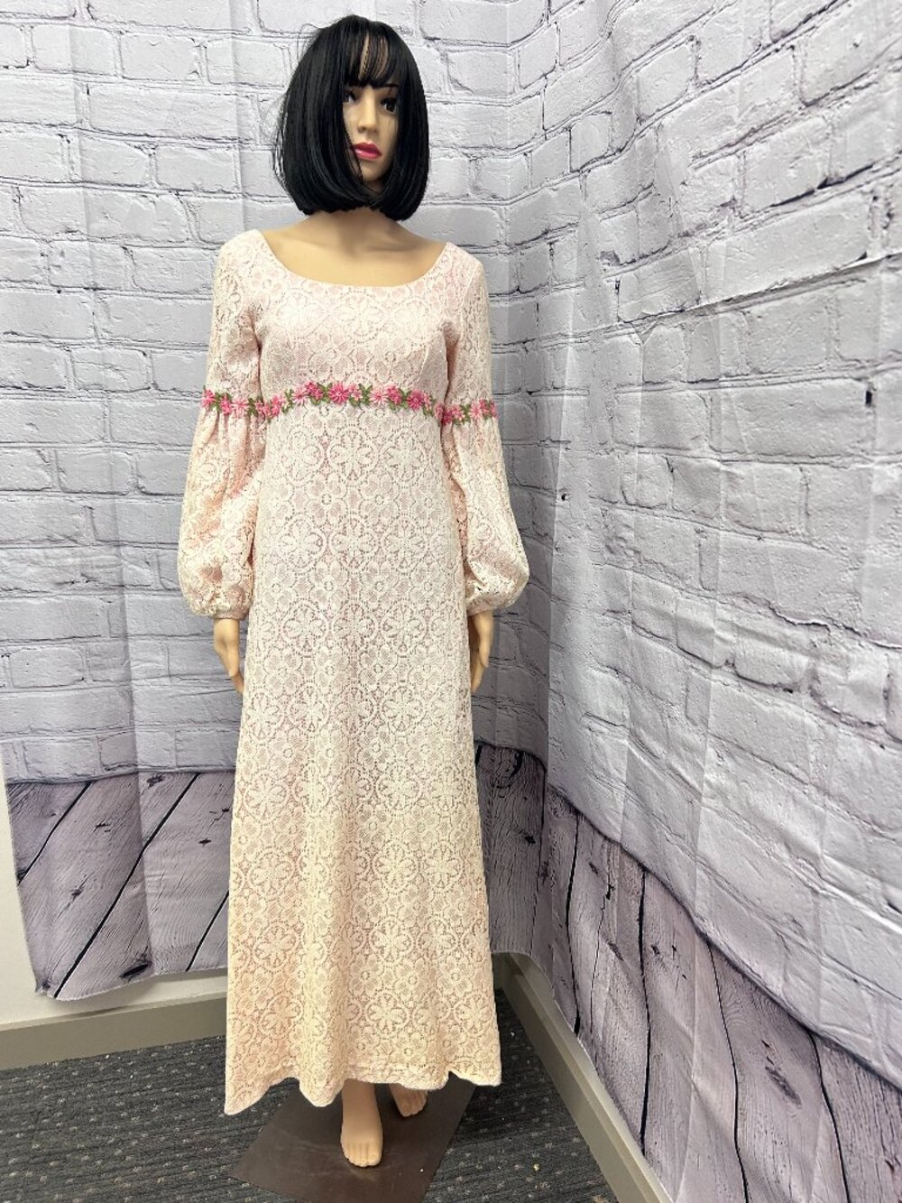 Vintage 1970 Lace Bridesmaid Dress with Lovely Floral Detail